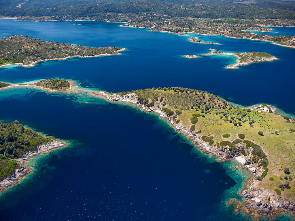 Diaporos island